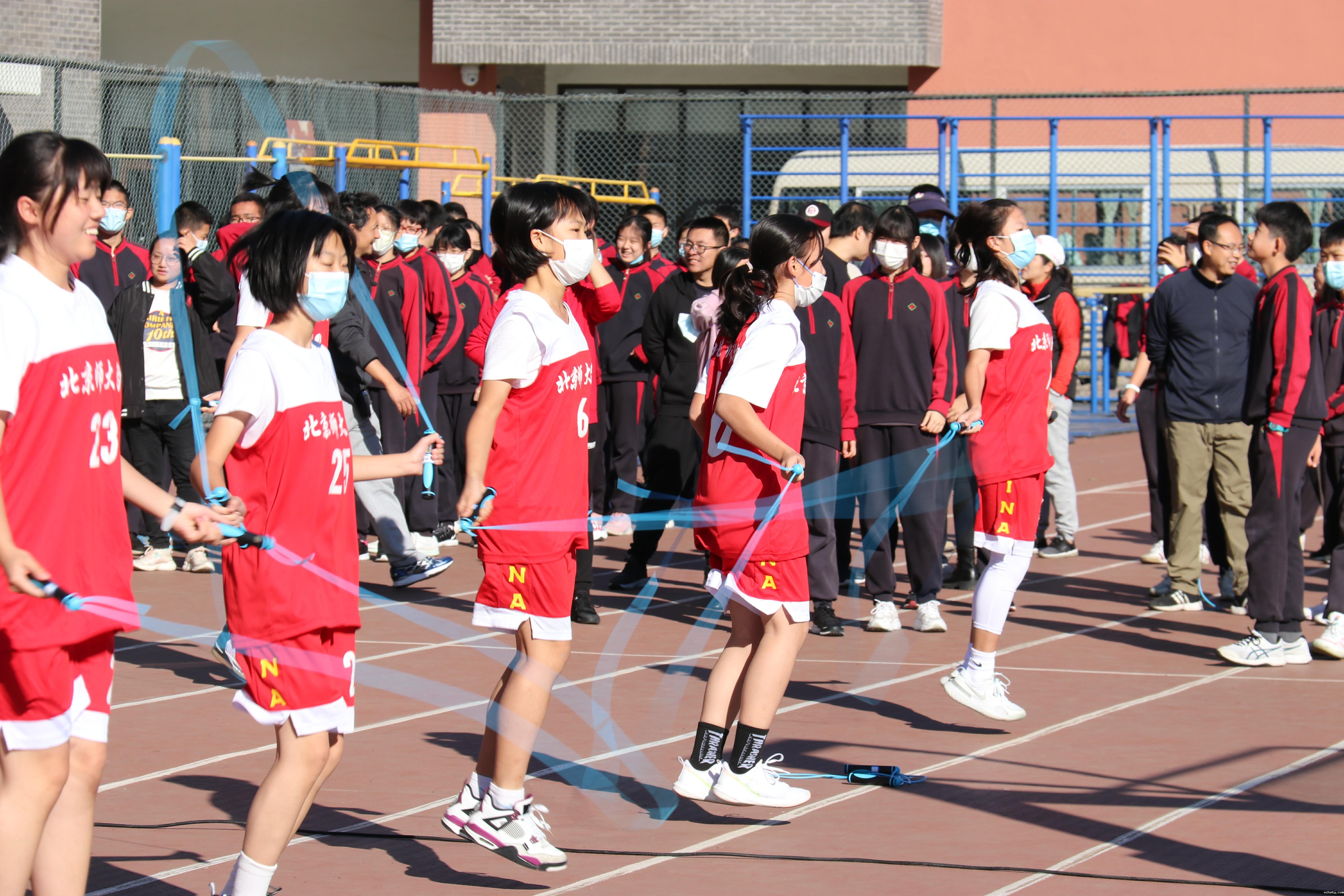 20211029245527.jpg 校女篮队员跳绳接力.jpg