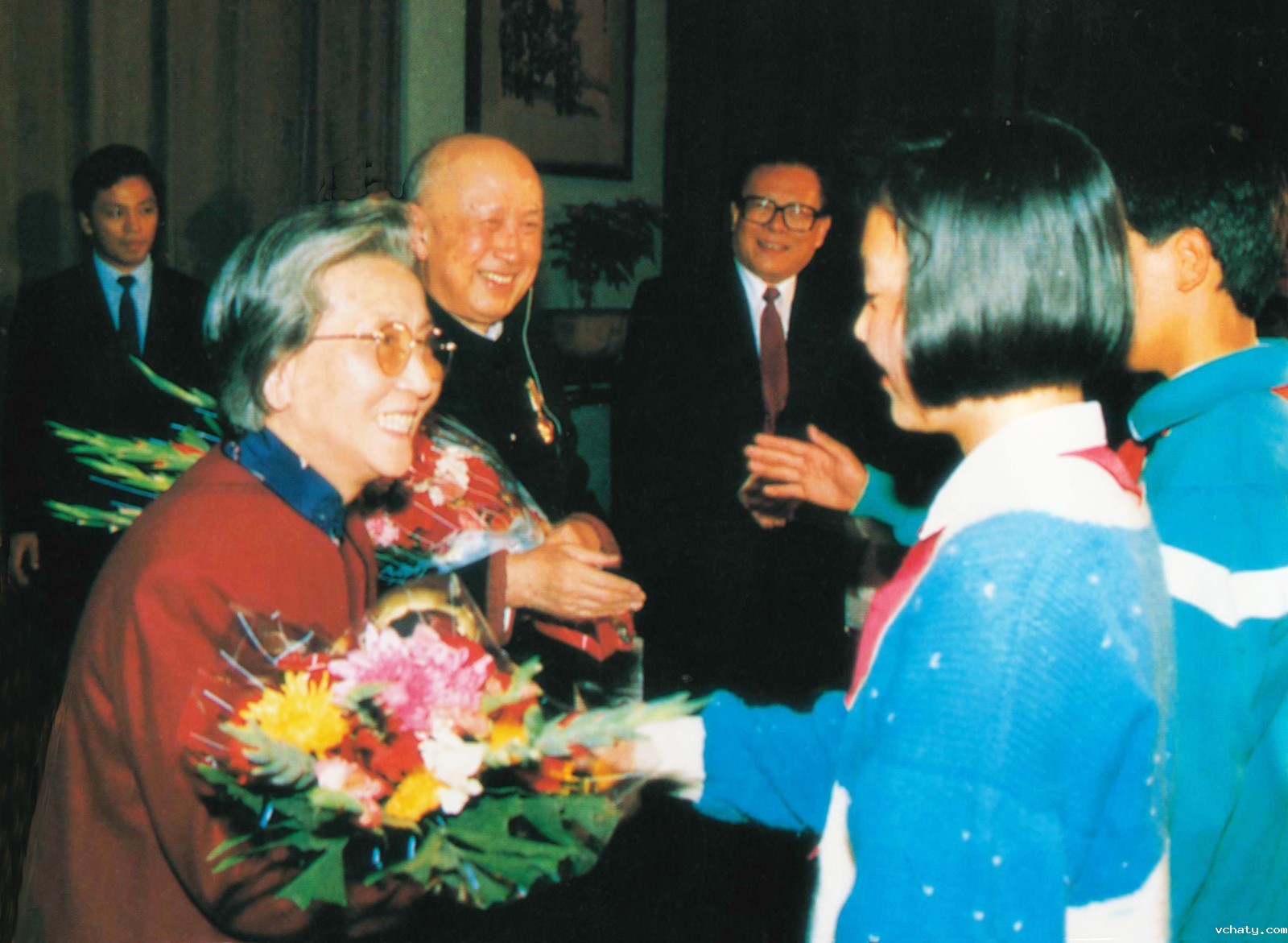 20221206351640.jpg 献花1.jpg