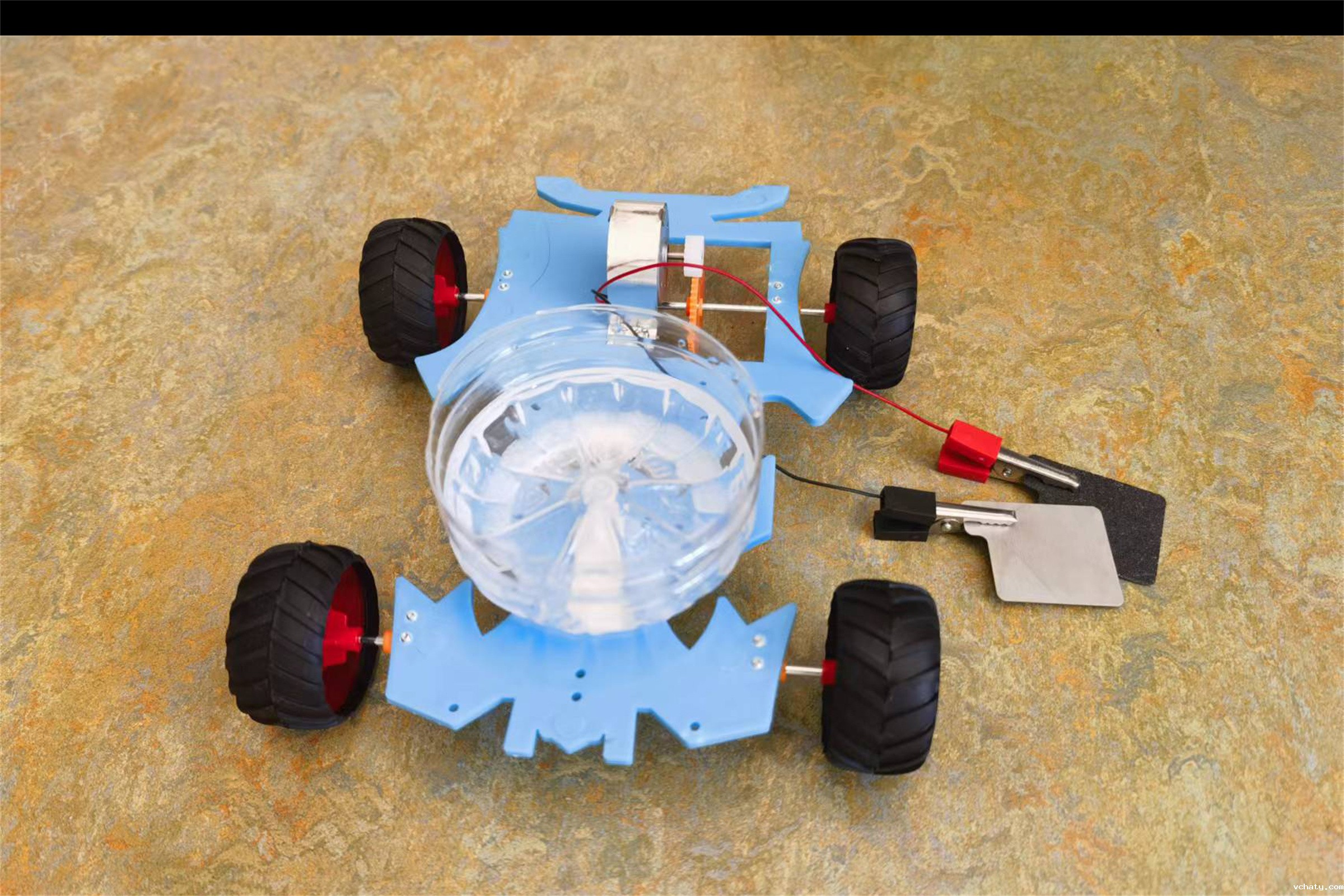 20240516226003.jpg 07AP化学项目式学习——镁碳原电池小车展示.jpg