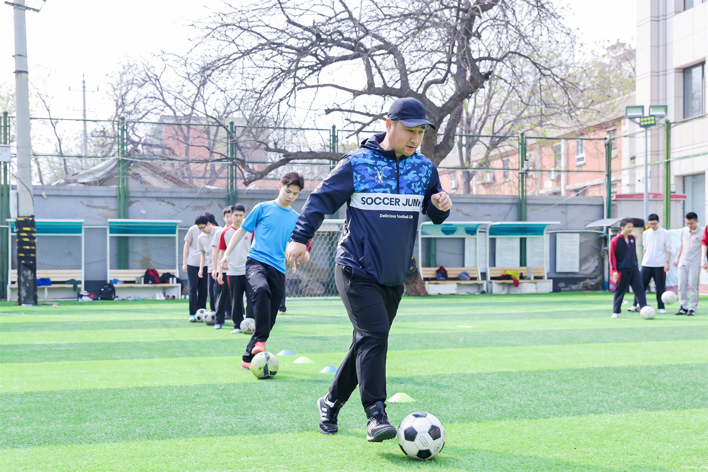 20240516966683.jpg 14体育分项教学:足球.jpg